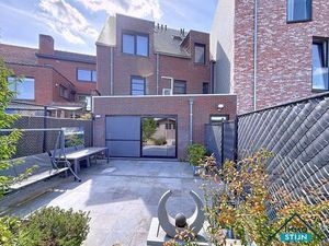 Gelijkvloers appartement met terras en tuin in centrum Zedelgem