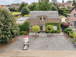 Vrijstaande woning met praktijkruimte te Zichen