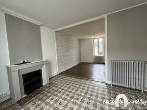 A louer à JARNAC - Maison de ville de 5 pièces - 99m2 - Cour