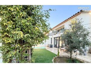 Villa rénovée avec piscine – Face à la Campagne Pastré – Marseille 8e Montredon