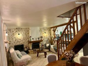 82 m2• 3 pièces •Champeaux 77720