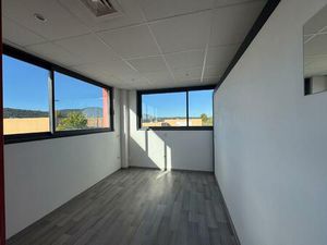 Location Local commercial 92m² ST MAXIMIN LA STE BAUME 83470