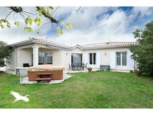 Vente maison 6 pièces 125 m² Vœuil-et-Giget (16400)