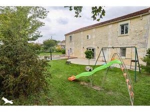 Vente maison 5 pièces 205 m² Bourg-Charente (16200)