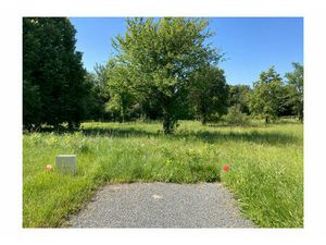 Vente terrain 1139 m² Saint-Vaize (17100)