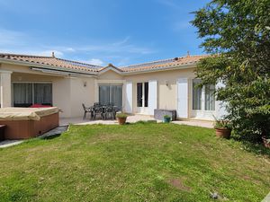 Vente maison 6 pièces 124 m² à Voeuil-et-Giget (16400)  276 120 €