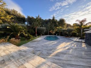 Gemenos Belle villa de plain pied avec piscine et maison secondaire