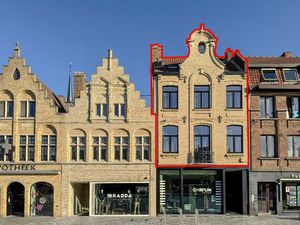 Ruim appartement met 2 slaapkamers en terras in het centrum.