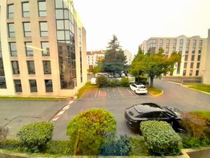 À vendre – Bureaux 263 m² à Chatou (Espace Lumière). Lumineux  clim réversible  4 bureaux 