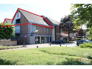 Prachtig en zeer ruim ingedeeld duplex-appartement met gezellig terras in centrum Bree