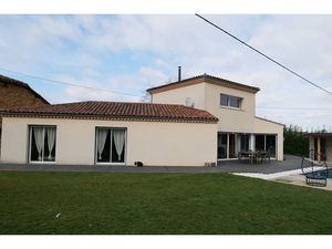 Vente maison 5 pièces 163 m² à Figeac (46100)  376 300 €