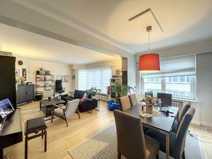 Appartement à louer avec terrasse et 2 chambres   Ixelles (VBD53128)