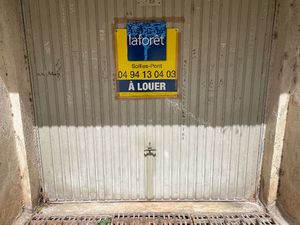 Parking près de SOLLIES PONT à louer