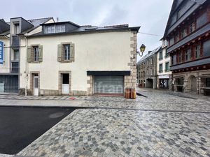 Local professionnel à vendre CARHAIX PLOUGUER 6 pièce(s) 122m2 147 900€