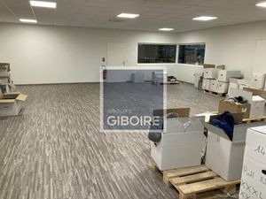 Location Local Professionnel 227m² ST BARTHELEMY D ANJOU 49124