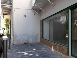 Location commerce 4 pièces 110 m² à Saint-Geniès-de-Malgoirès (30190)