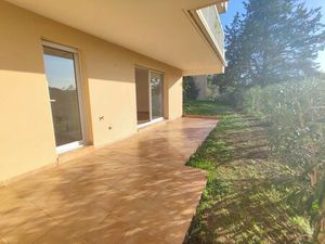 Vente appartement 2 pièces 39m2 Bormes-les-Mimosas 83230 - 265000 € - Surface Privée