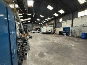 Vente commerce 770 m² Joué-lès-Tours (37300)