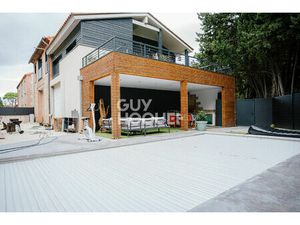 VILLA 168 m² . 870m² de terrain + GRANGE DE 116M2