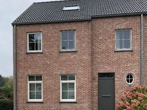 Huis te koop in Oosteeklo met 3 slaapkamers