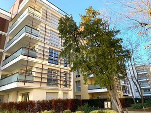 LYON 8 - APPARTEMENT T3 REZ-DE-CHAUSSÉE - TERRASSE 10 M²