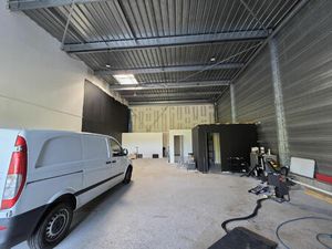 Location commerce 183 m² à Beaucouzé (49070)