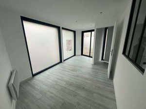 Location Bureaux et commerces aux Sables-d'Olonne (85100) : à louer / 38m² Les Sables-d'Ol