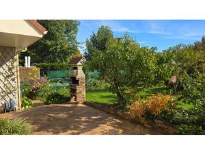 MAISON 6 PIECES - 4 CHAMBRES - 1 BUREAU - JARDIN ET GARAGE