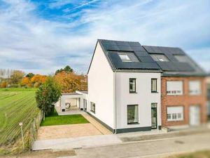 Maison semi-détachée à rénover  idéalement située à Londerze