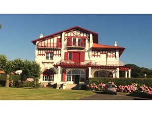 Appartement dans résidence caractère face a l'Océan