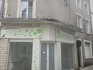 Immeuble rénové avec cachet et concept