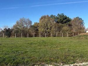 Vente terrain 970 m² à Les Peintures (33230)  30 000 €