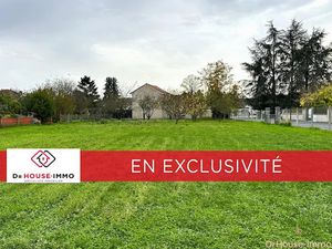 Vente terrain 738 m² à Angouleme (16000)  77 800 €