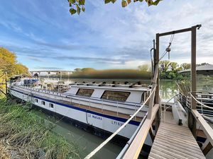 Péniche habitation - île de la Barthelasse - Avignon