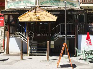 Local d activites de 25 m² à Allos