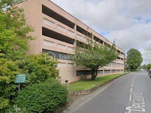 Parking de 12 m² à Evry