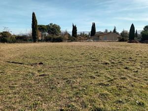 Vente terrain 211 m² à Pertuis (84120)  159 000 €
