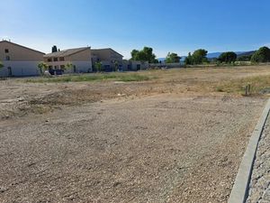 Vente terrain 360 m² à Peyrolles-en-Provence (13860)  162 000 €