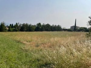 Vente terrain 451 m² à Alleins (13980)  185 000 €