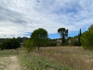 Vente terrain 501 m² à Merindol (84360)  185 500 €