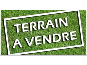 Vente terrain 800 m² à Eyguières (13430)  260 000 €