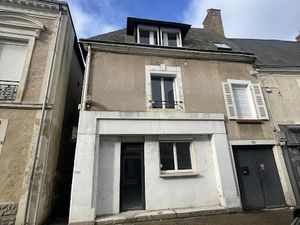Vente immeuble 201 m² à Noyen-sur-Sarthe (72430)  176 800 €