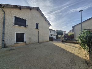 Charmante maison de village avec terrasse Loyettes centre