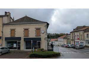 Location locaux professionnels 74 m² à Chalus (87230)  650 €