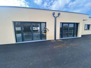 Location locaux professionnels 50 m² à Bressuire (79300)  590 €