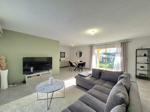 Maison plain pied sur 4 faces avec jardin et garage au calme