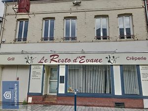 ENSEMBLE IMMOBILIER AU COEUR D'UN AGREABLE BOURG TOURISTIQUE