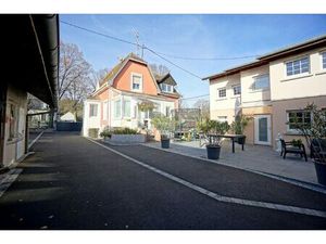 Ensemble des deux maisons et piscine