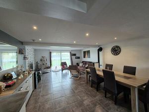 Belle maison entièrement rénovée de 140 m² sur terrain de 400 m2 (Morbihan). (15 min de Lo