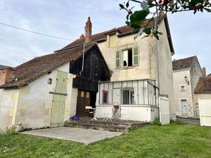 Maison avec jardin et dépendances